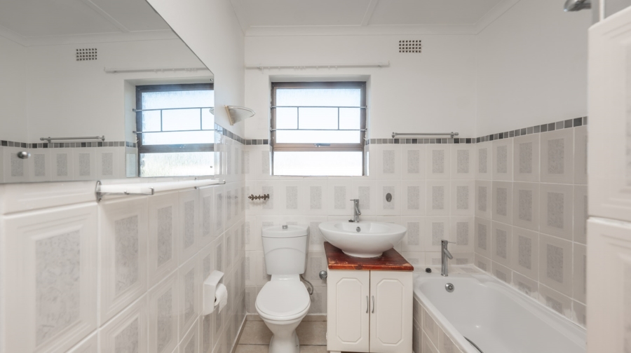 To Let 3 Bedroom Property for Rent in Struisbaai Western Cape